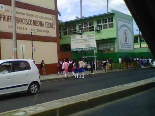 Vigilarán que escuelas eviten la comida “ chatarra”